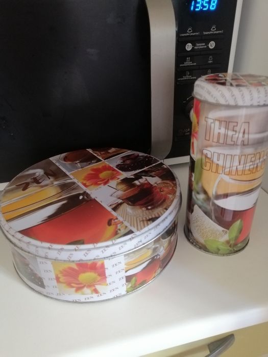 Набор из двух жестяных банок  для чая и печенья