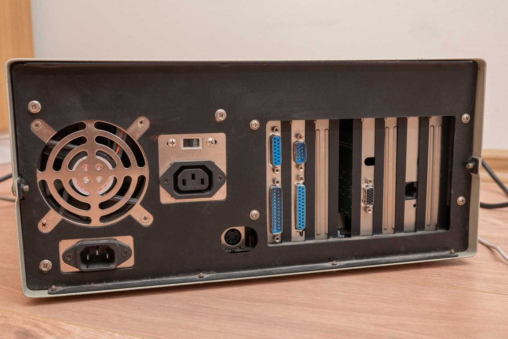 Zestaw komputerowy 486 100mhz, 32ram, monitor klawiatura Gdańsk ...