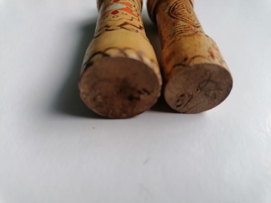 2 Porta agulhas em madeira pintada

Envio em embalagem cuidada e p