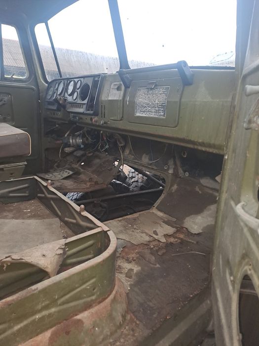Урал 4320+зіл 131 з рамой +камаза 4 осі рама +док. .Розібраний Є рама