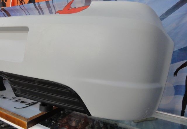 Para-choques traseiro em fibra VW Golf 4, IV R-line LOOK C/ dupla saída de escape R32 Look