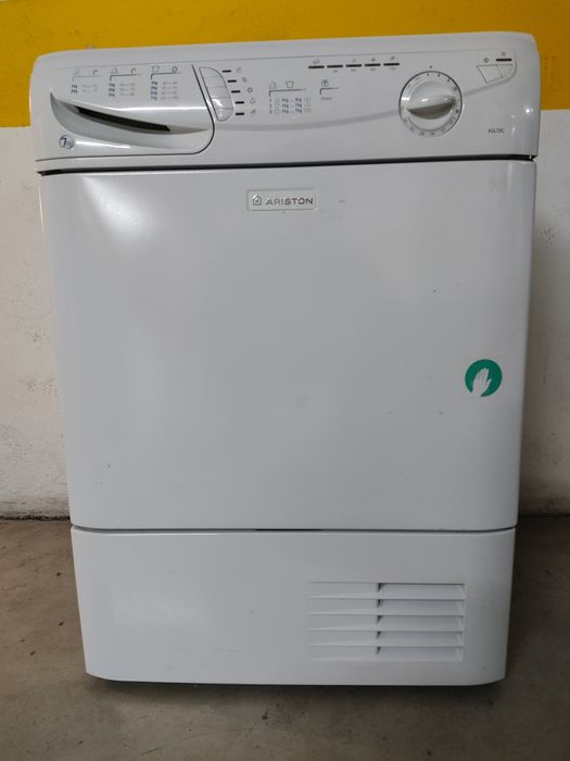 Máquina secar roupa Ariston