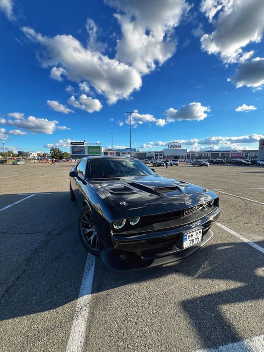 Dodge Challenger  SRT