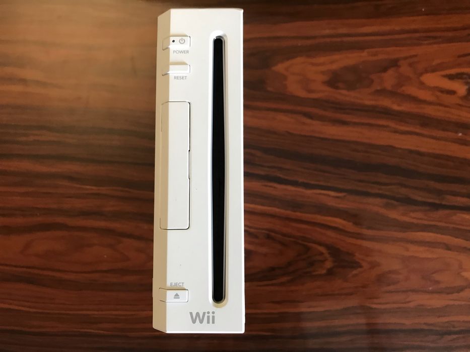 Vendo nintendo WII com acessórios e jogos