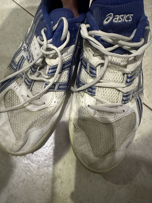 Продам кроссовки asics