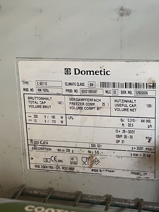 Frigorífico Dometic AES (Automatic Energy Selection) Trivalente Grande c/ Congelador Separado para Autocaravana