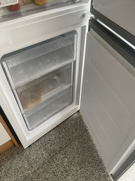 Frigorífico Combinado HOTPOINT-ARISTON424445214689208324