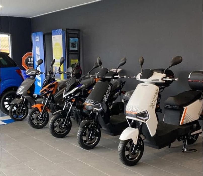 Scooter 100% eletrica , velocipede , bicicleta eletrica