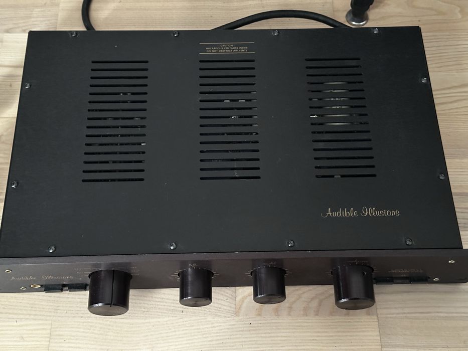 Audible Illusions Modulus L1 ламповий попередній підсилювач