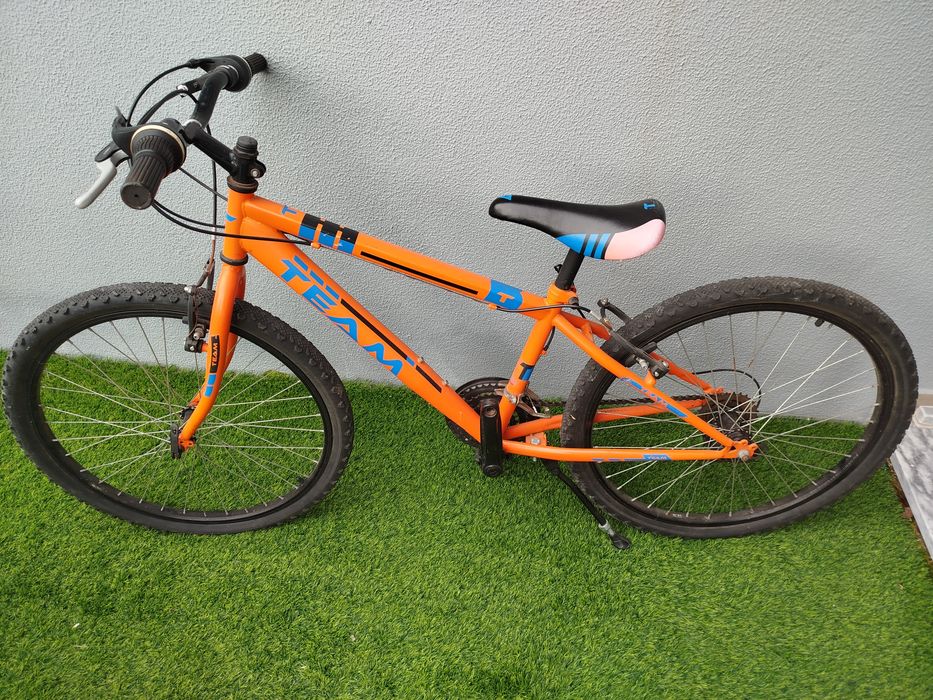 Bicicleta de criança a precisar de arranjo