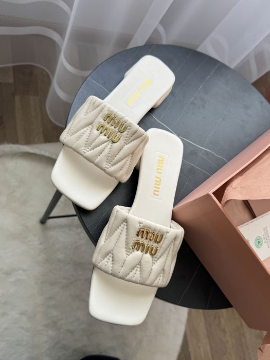 Тапочки шльопанці жіночі шкіряні miu miu 37
