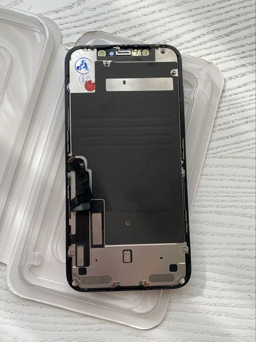 Екран на айфон 11(на запчастини)