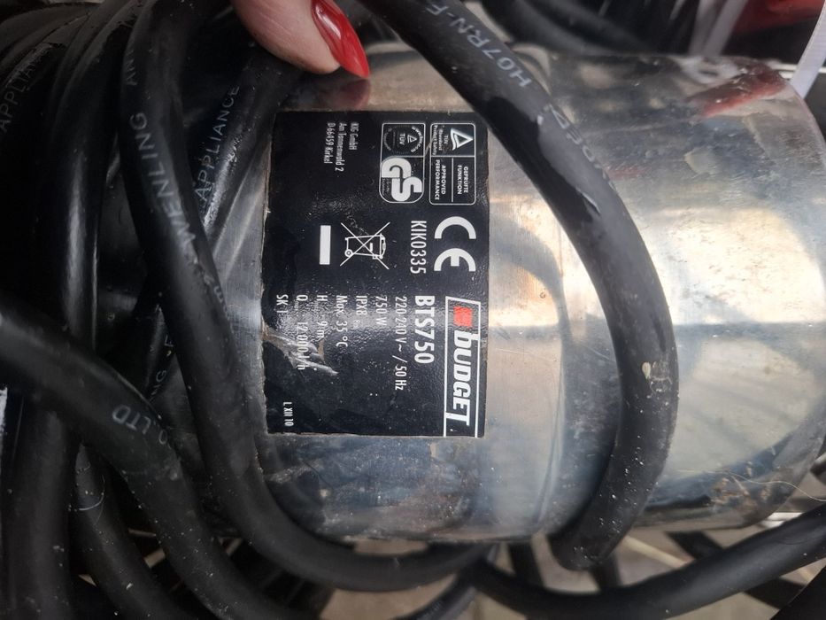 Sprzedam przedmiot widoczny na zdjęciu. Pompa do brudnej i czystej wod