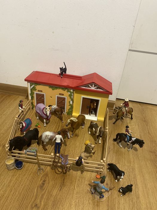 Stajnia dla koni schleich collecta playmobil