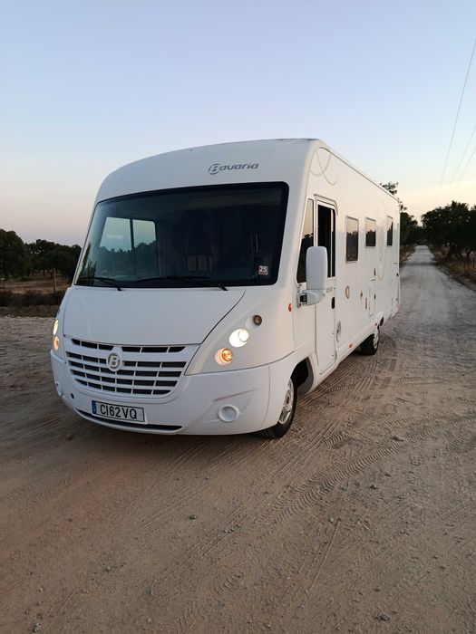 Autocaravana integral cama central