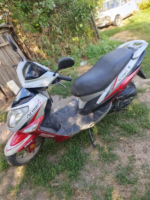 Скутер YIBEN YB50QT-15J