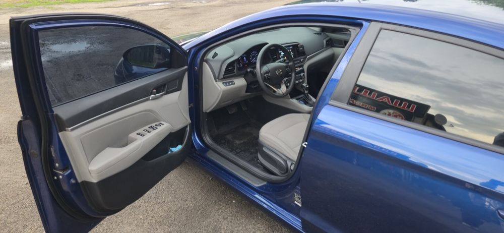 Hyundai Elantra 2019г