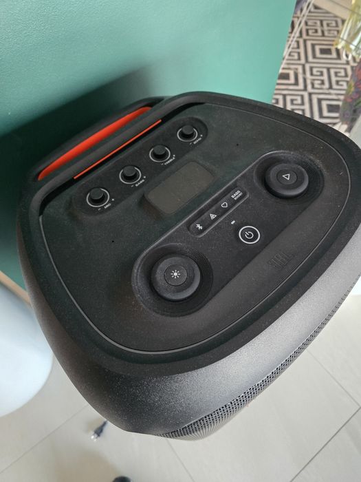 Partybox ultimate 1100 w gwarancja