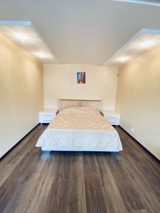 Вже вільна простора квартира в новому будинку