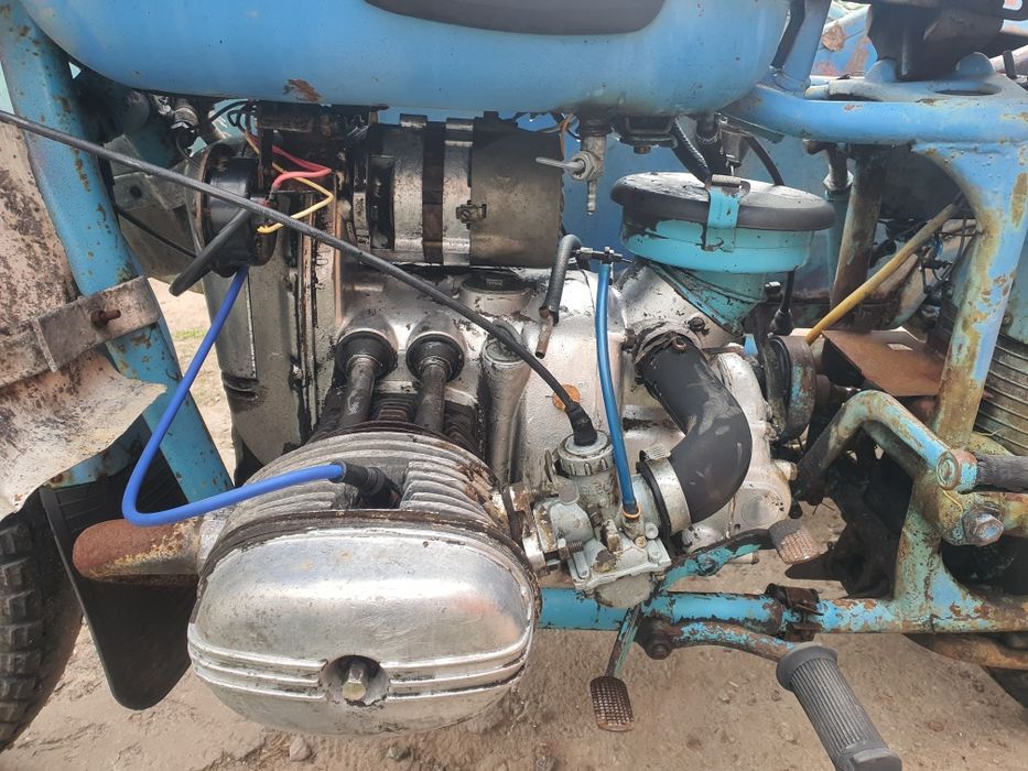 Мотоцикл Урал с коляской.