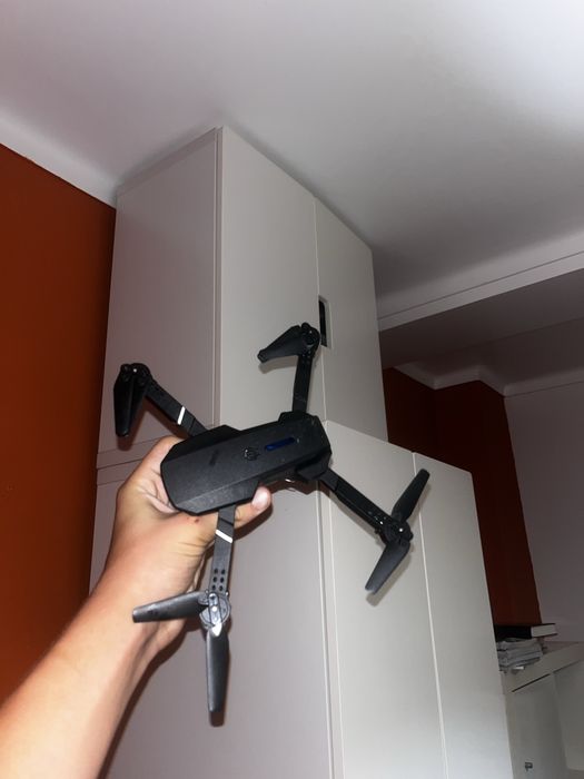 Drone 12 com Câmara | 2 Baterias | Mala