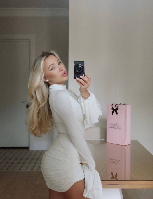 Сукня жіноча стильна з воланами