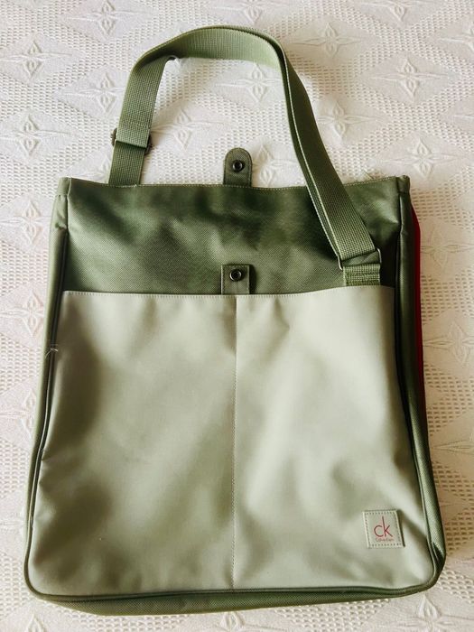 Saco tira colo da marca CK cor cinza