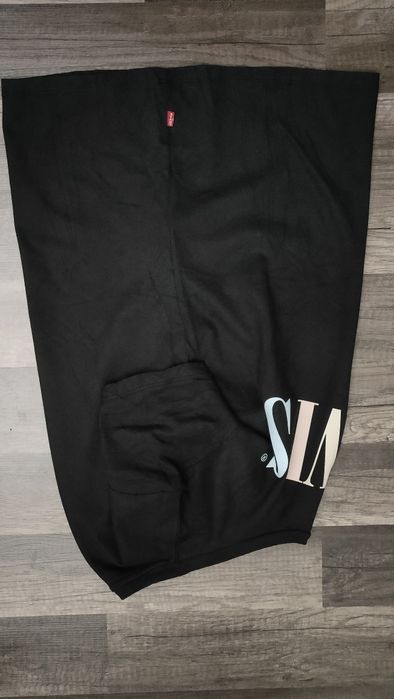 świetny nowy t-shirt Levi's