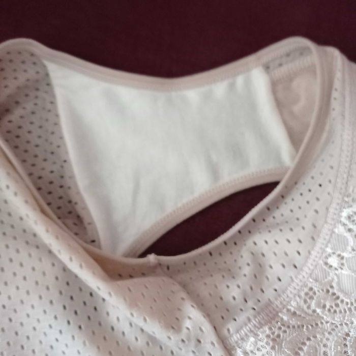 Letnie majtki modelujące unoszące pośladki