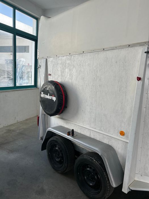 Atrelado para 2 cavalos