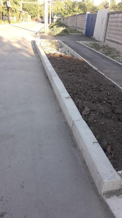 Поребрик, Бордюр.