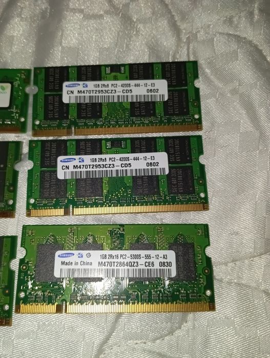 Memórias RAM DDR2 1gb 15€ tudo