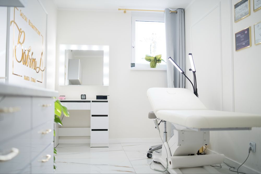 wynajmę umeblewany  gabinet na DNI/WEEKENDY