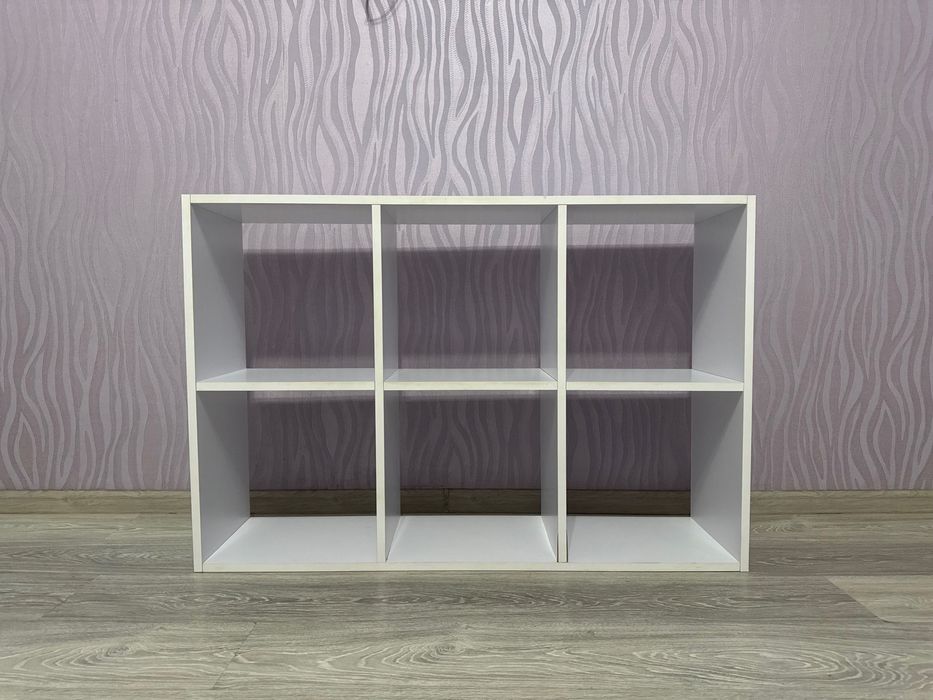 Стелаж білий на 6 комірок