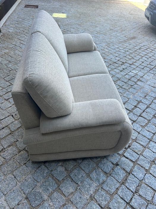 Sofá em sarja, em belíssimo estado