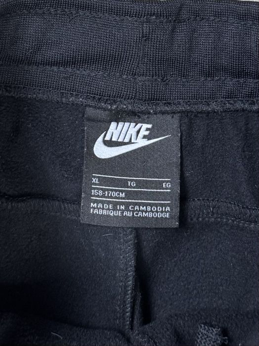 Nike Air Max штаны 158-170 см подростковые спортивные на манжетах