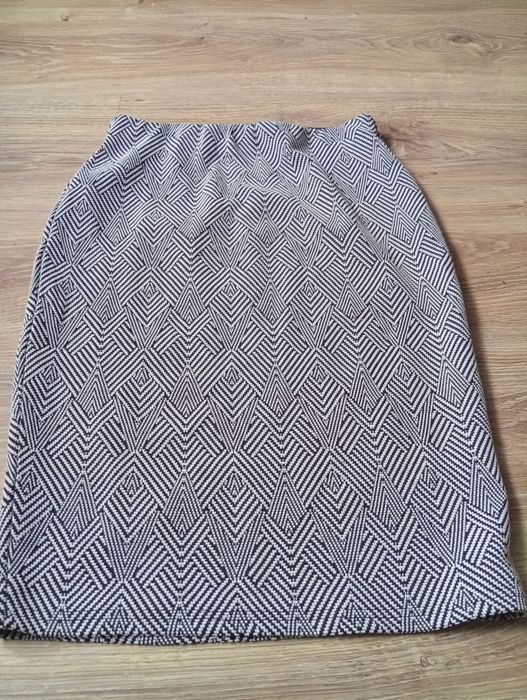 Spódnica w ciekawy wzór