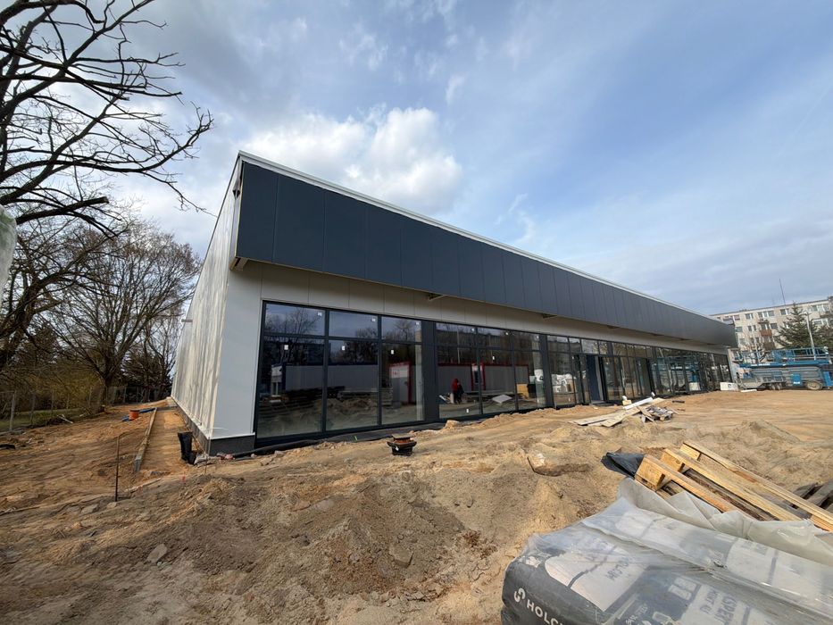 Wynajmę lokale handlowo–usługowy 43 m²- Leszka Czarnego Radomsko