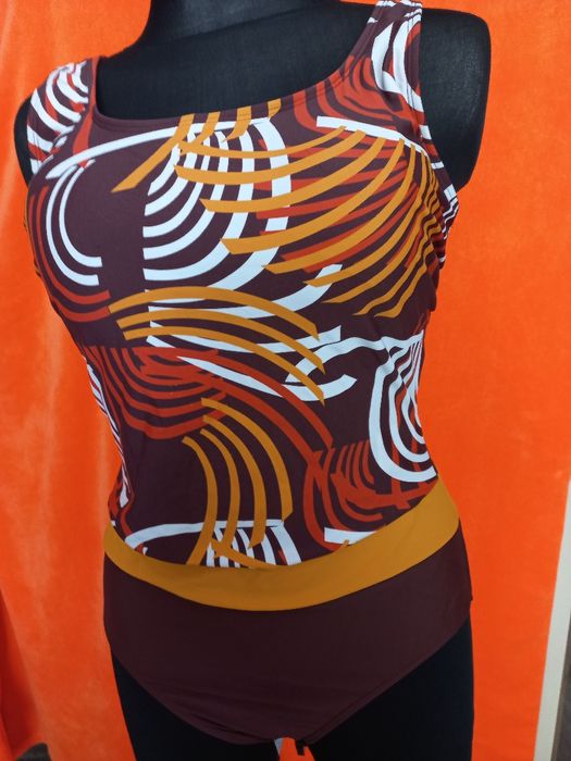 Kostium jednoczesciowy  roz .46