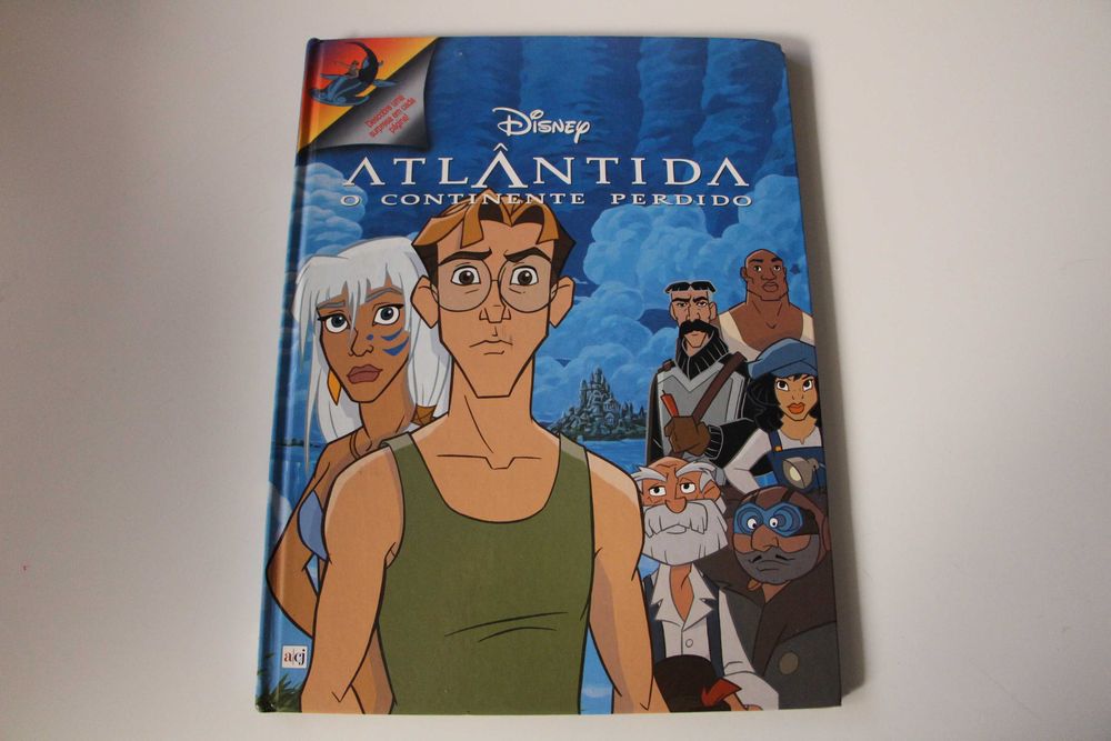 6 livros da Disney Pocahontas, Livro da selva, Winnie the pooh, outros