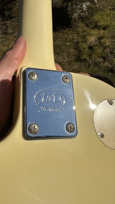 Guitarra Electrica - Beige - J & D