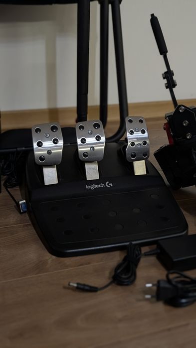 Playseat Challenge + Logitech G29 (руль, педалі, коробка та ручник)