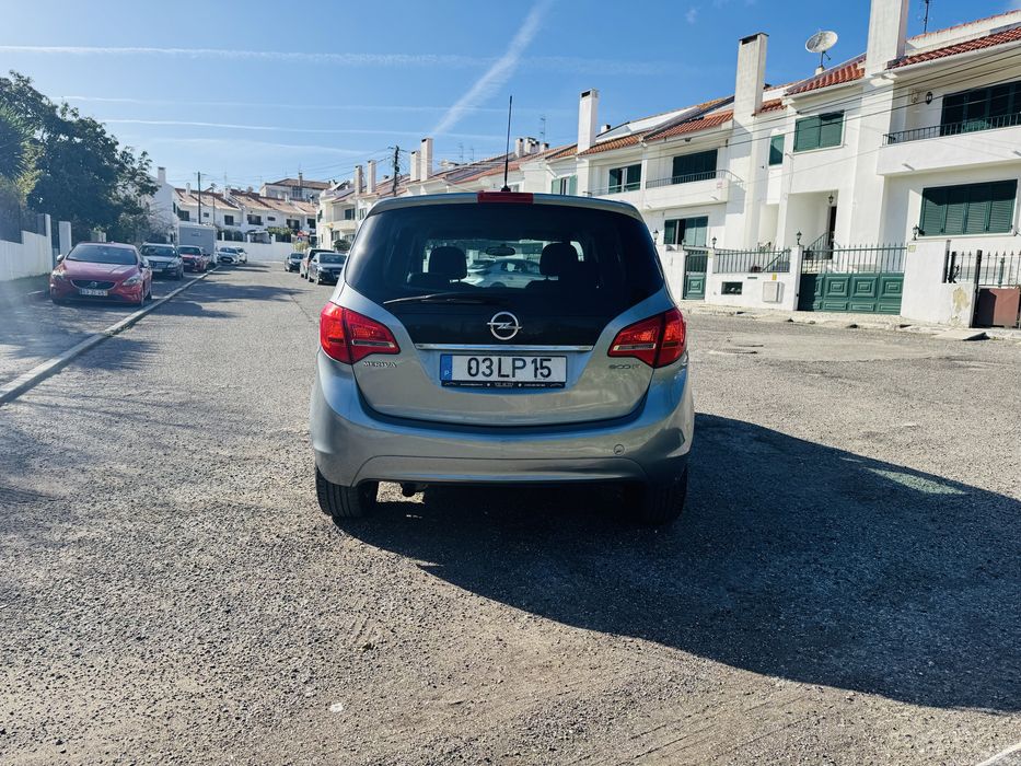 Vendo Opel Meriva 1.3 CDTI em bom estado