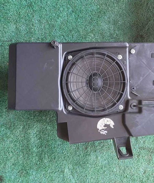 Caixa de subwoofer Audi A4 B6