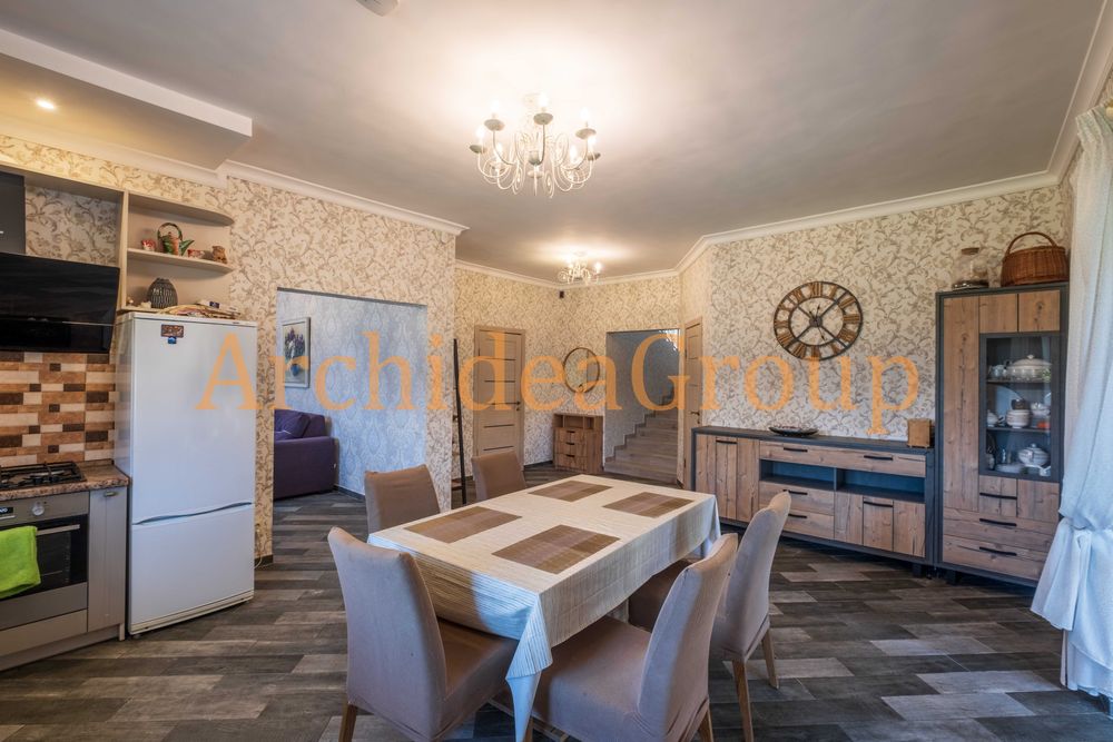 Чудовий 2-х повер. будинок 186 м2 в Ворзелі