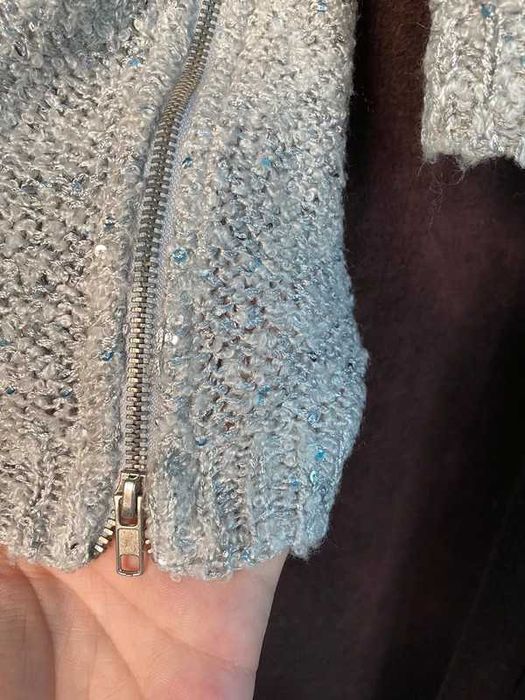 Długi sweter Atmosphere srebrny z suwakami 38 / M