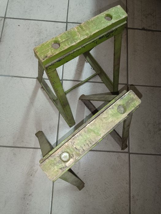 Підставки, козлики під щось 2 шт.