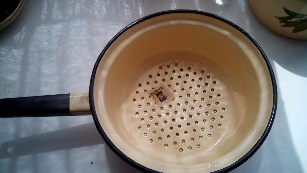 Дуршлаг эмалированный + тарелки