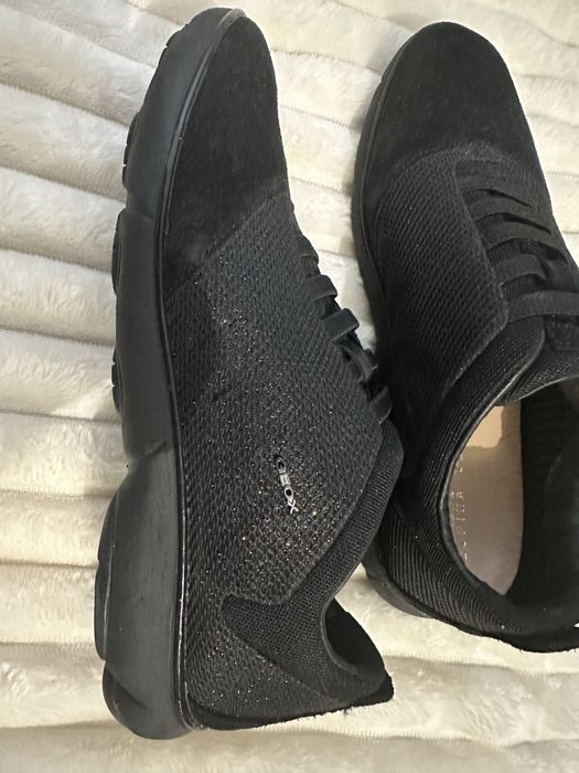 Жіночі кросівки geox