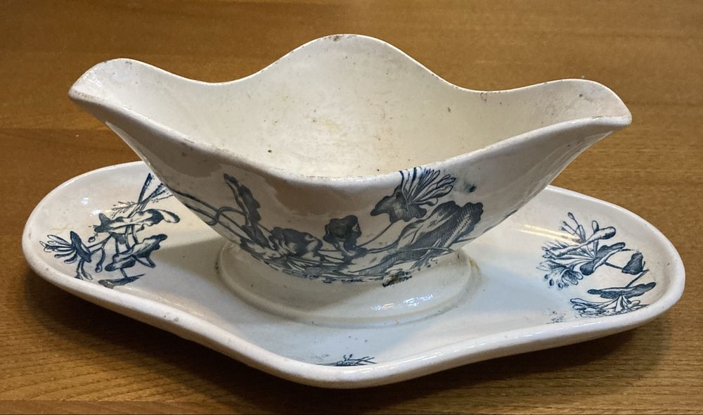 Molheira em faiança muito antiga